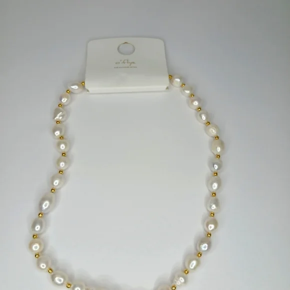 White Peal and Faux Gold Pearl Necklace Stainless Steel NWT - Picture 2 of 5